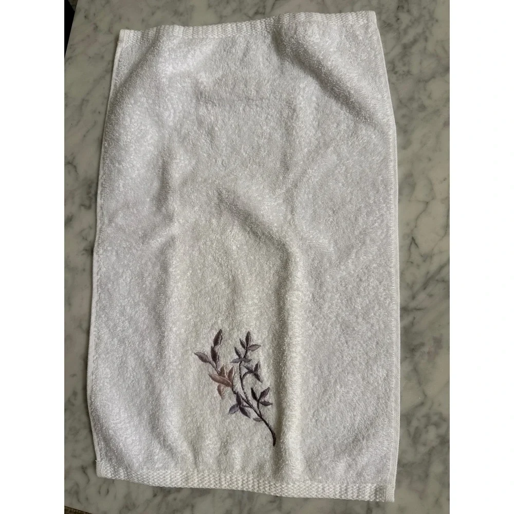 Avanti Linens White Cotton Hand Towels Set of 4 Embroidered Purple Floral Sprig
